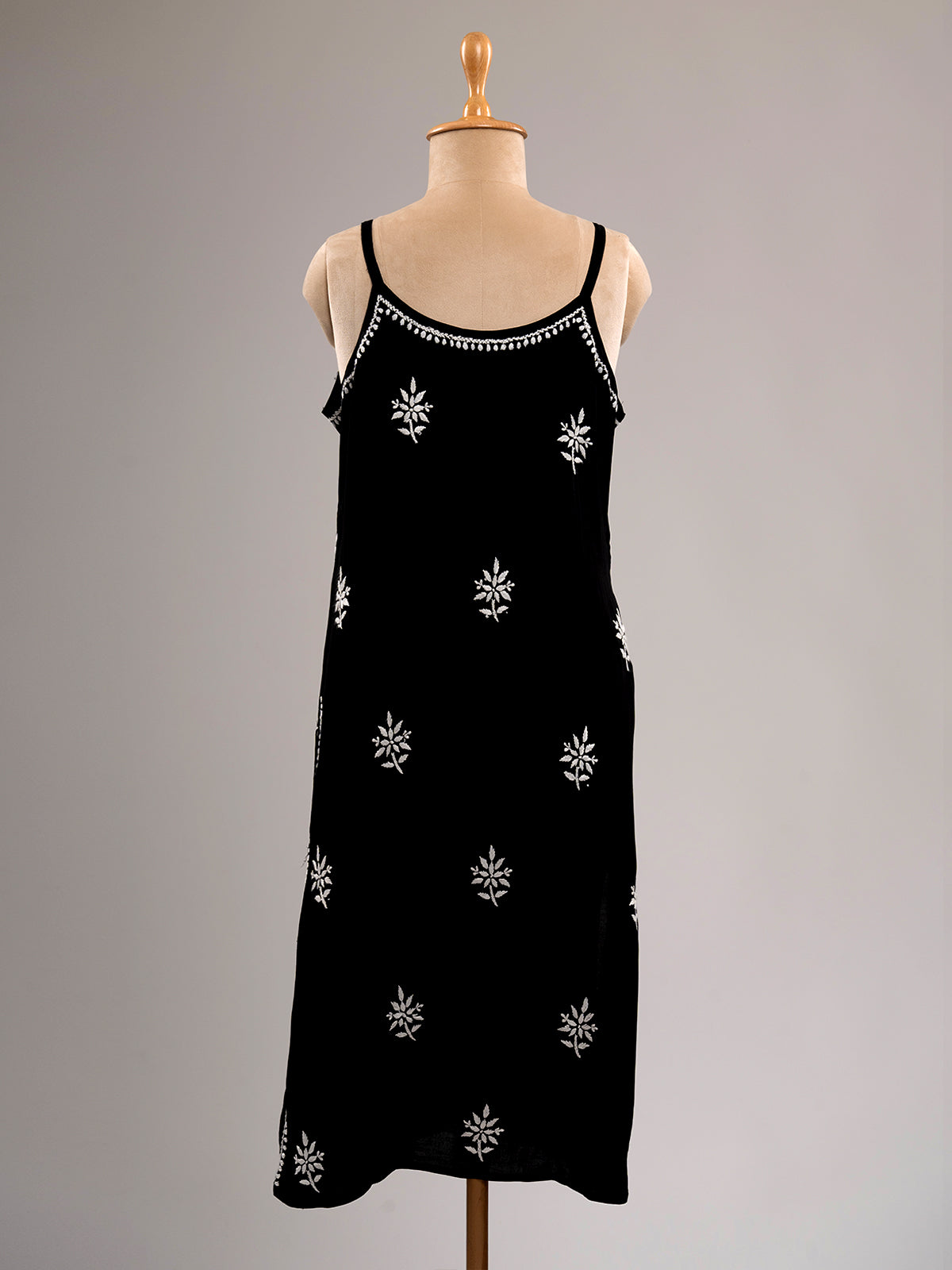Chikankari Spaghetti Kurti