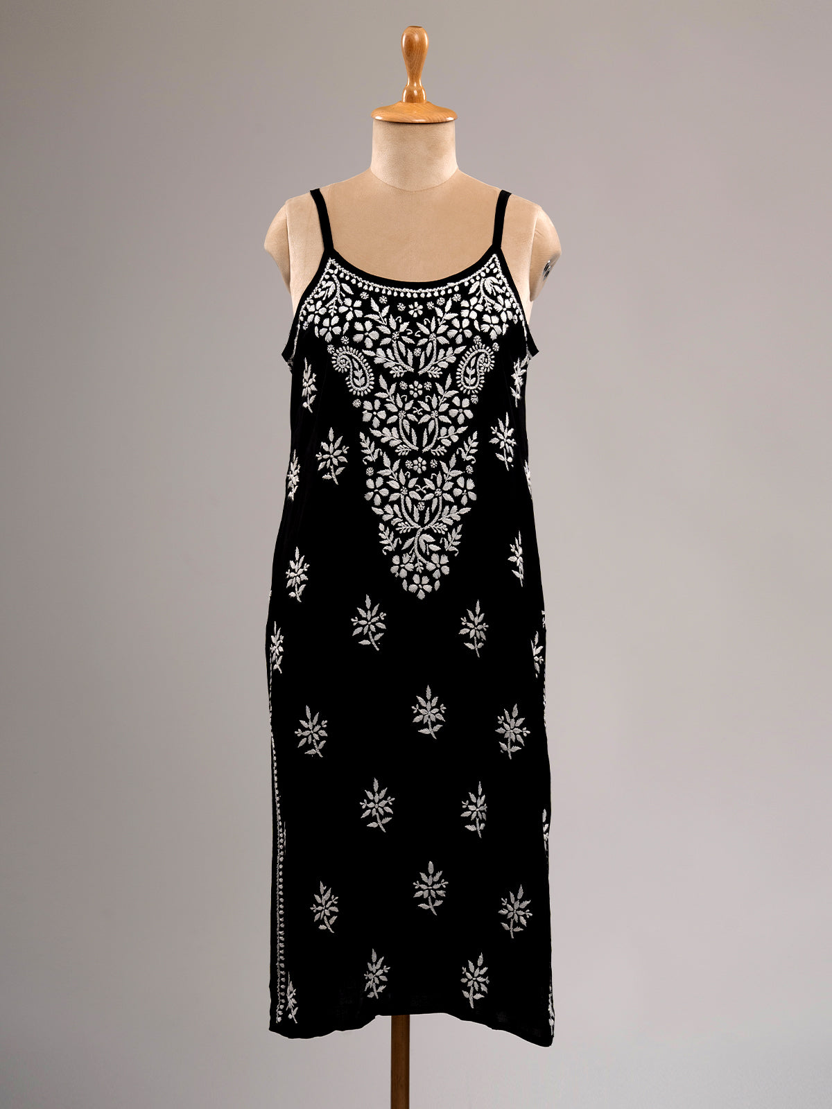 Chikankari Spaghetti Kurti